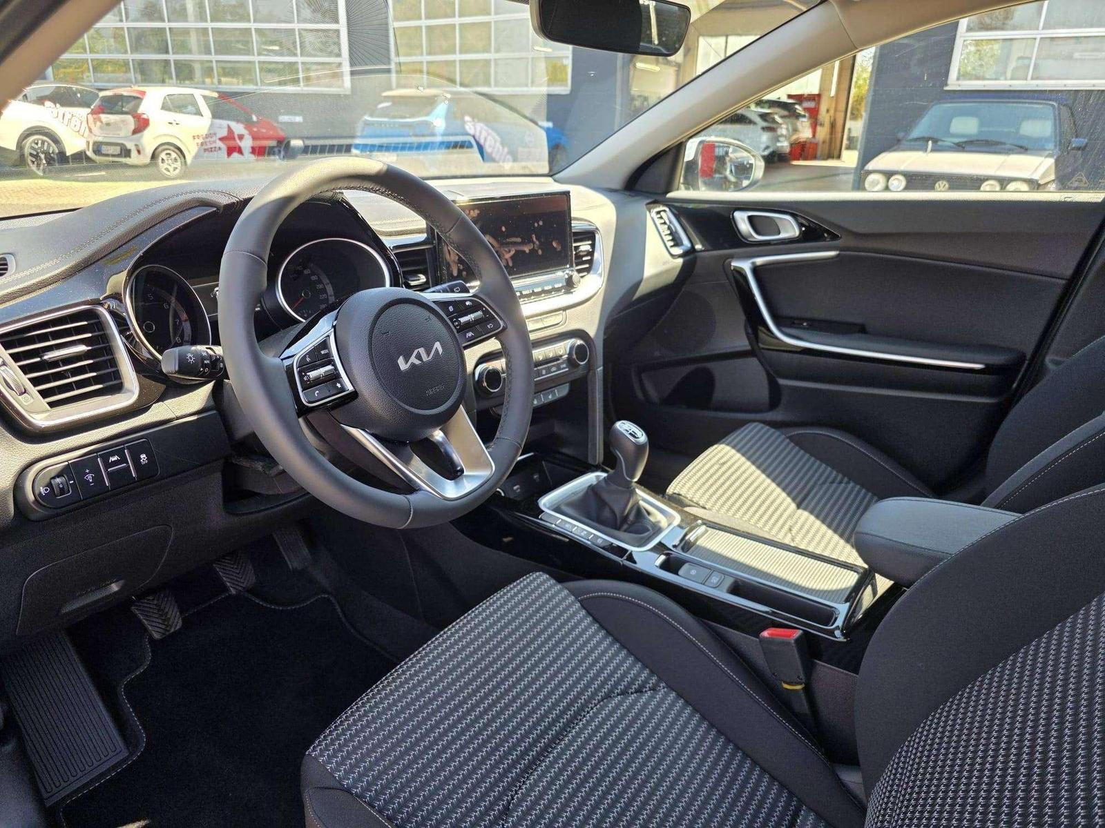 Kia Ceed SW / cee d SW Ultimate 1.0 T-GDI 6MT 100PS 