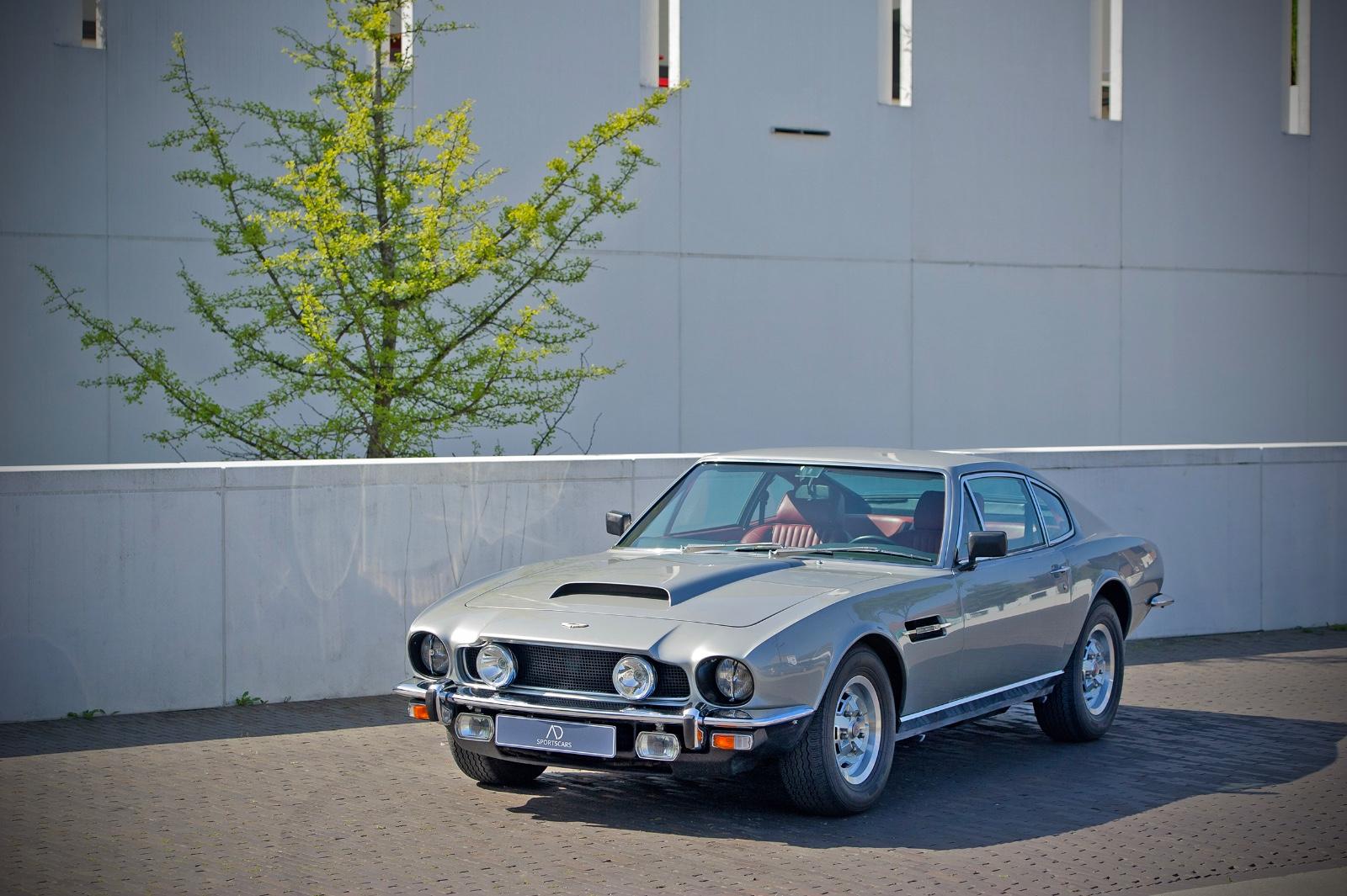 Aston Martin V8