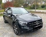 Mercedes-Benz GLC 300 e 4MATIC Autom. - - Mercedes-Benz GLC 300 mit Hybrid-Antrieb: Schwarz, Panorama-Dach