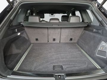 Volkswagen Touareg - 8