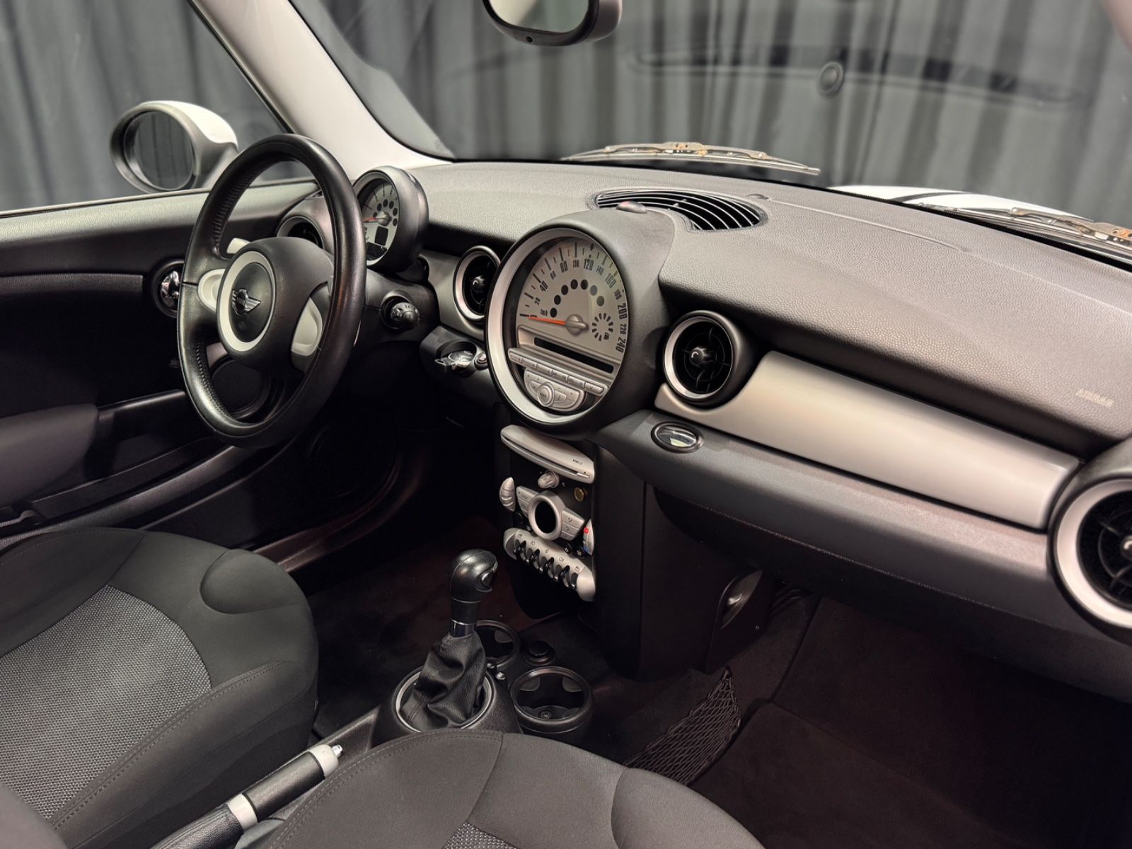Fahrzeugabbildung MINI COOPER Mini Cooper|PANORAMA|XENON|AUTOMATIK|
