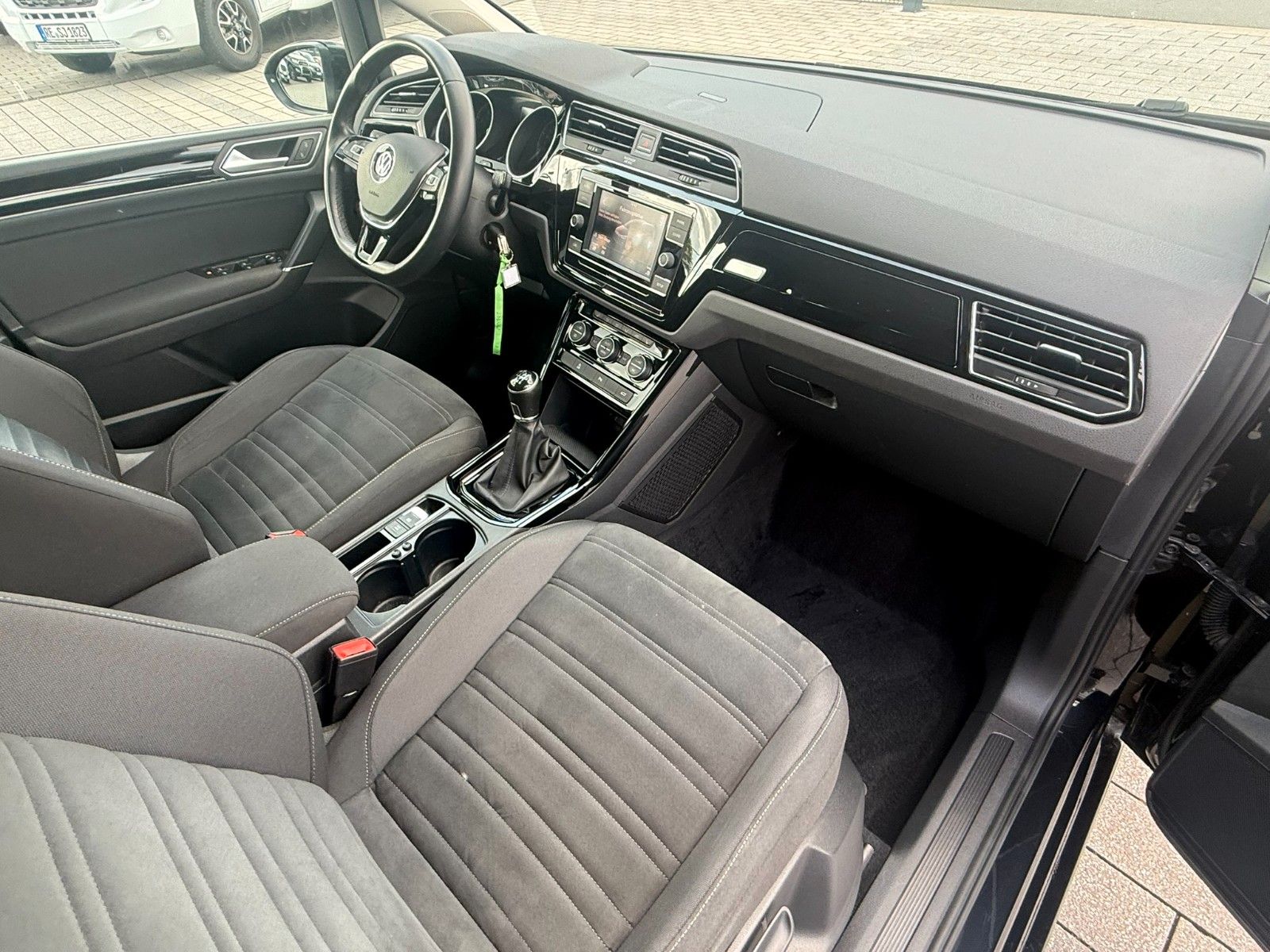 Fahrzeugabbildung Volkswagen Touran Highline BMT/Start-Stopp