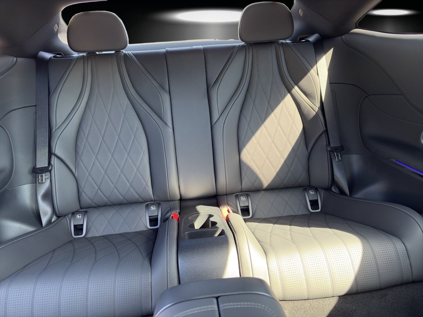 Fahrzeugabbildung Mercedes-Benz CLE 450 4M Coupé AMG 360° Pano DigLight Keyless