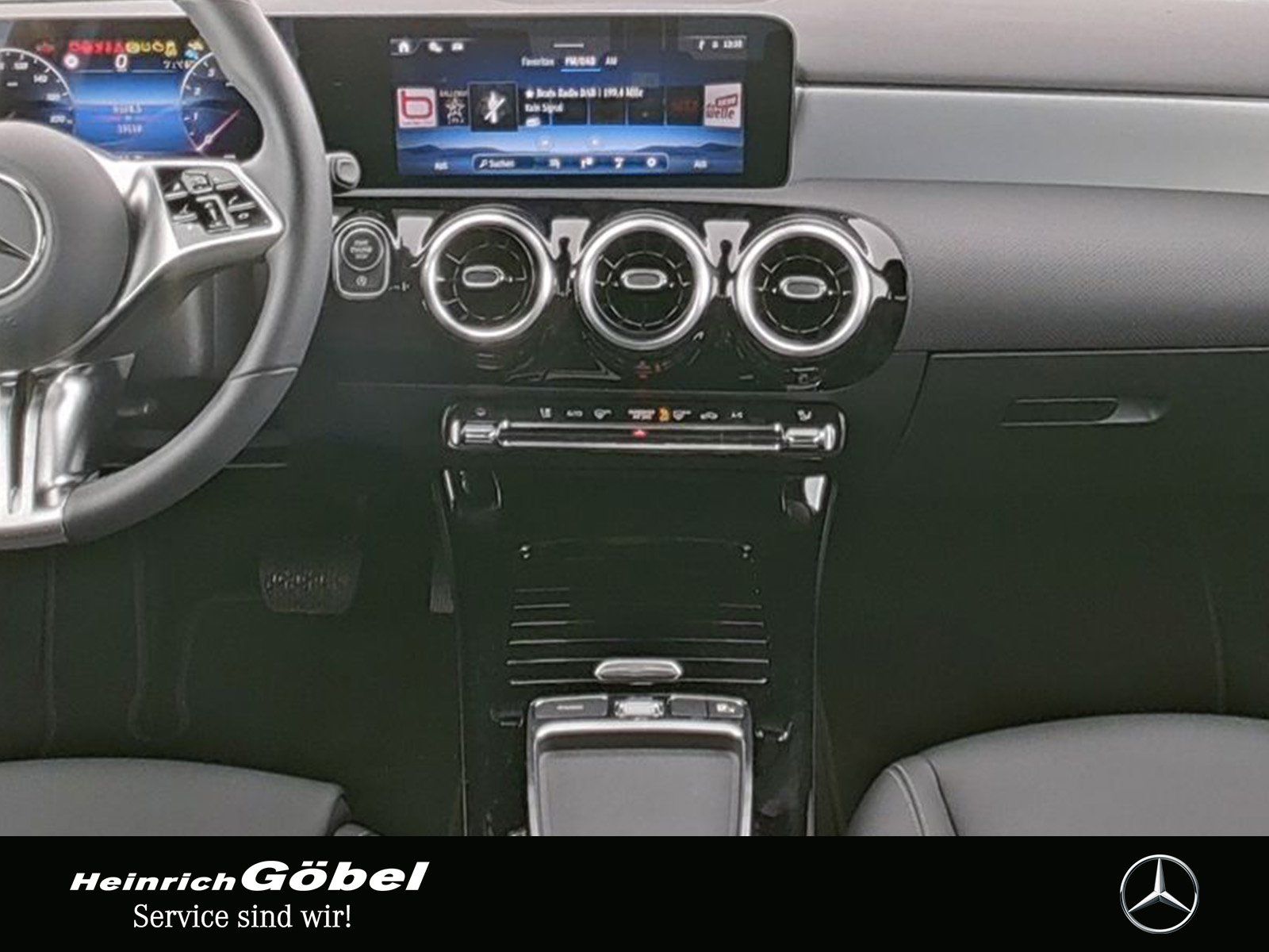 Fahrzeugabbildung Mercedes-Benz A 200 Lim. PROGRESSIVE+NIGHT+LED+KAMERA+CARPLAY