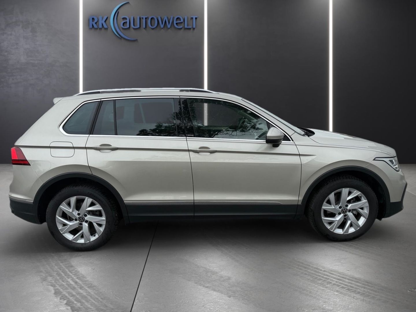 Volkswagen Tiguan Move 1.5 TSI Navi ACC Apple CarPlay foto 3