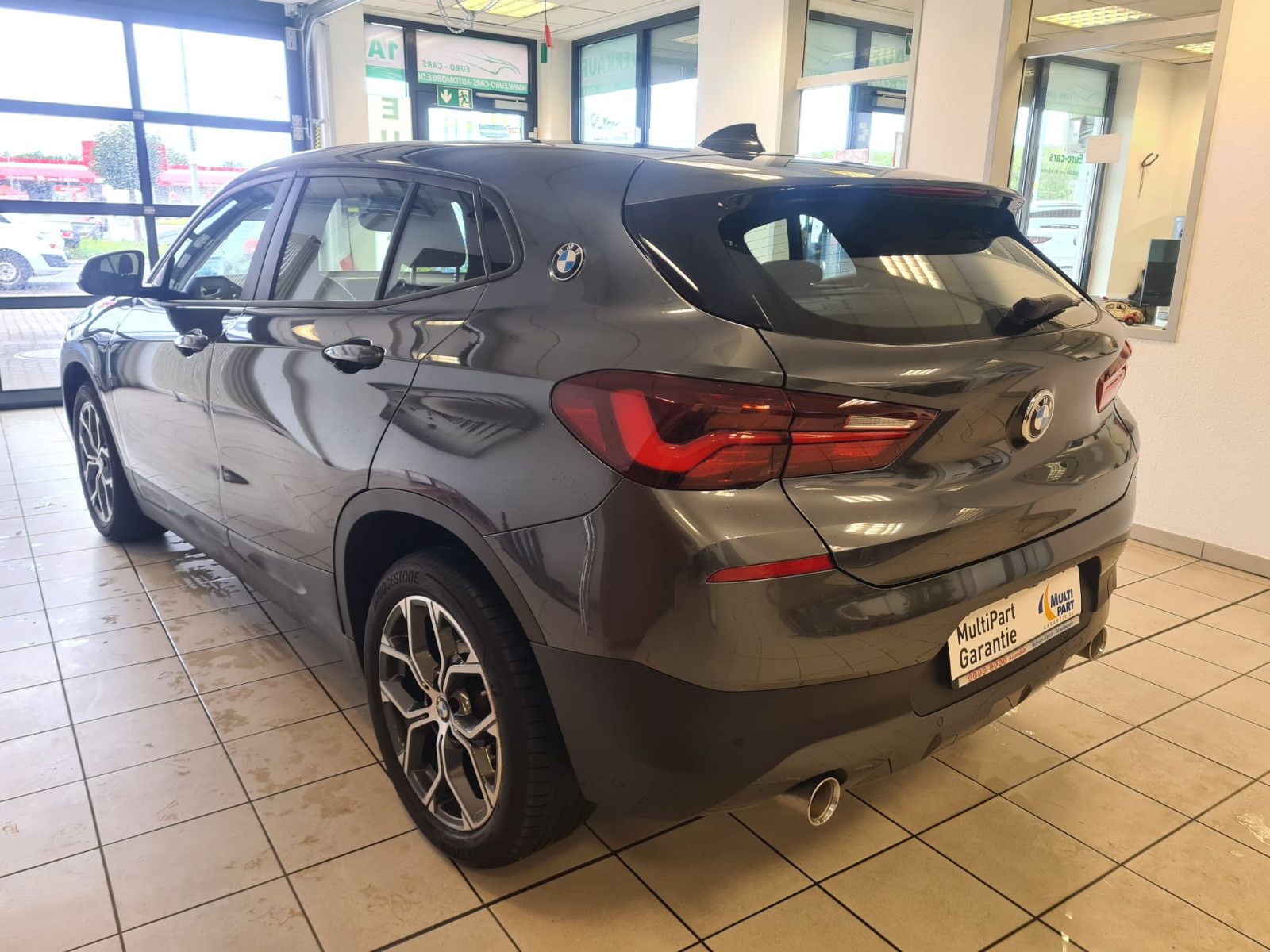 Fahrzeugabbildung BMW X2 sDrive 18 d / KAMERA / NAVI / LED