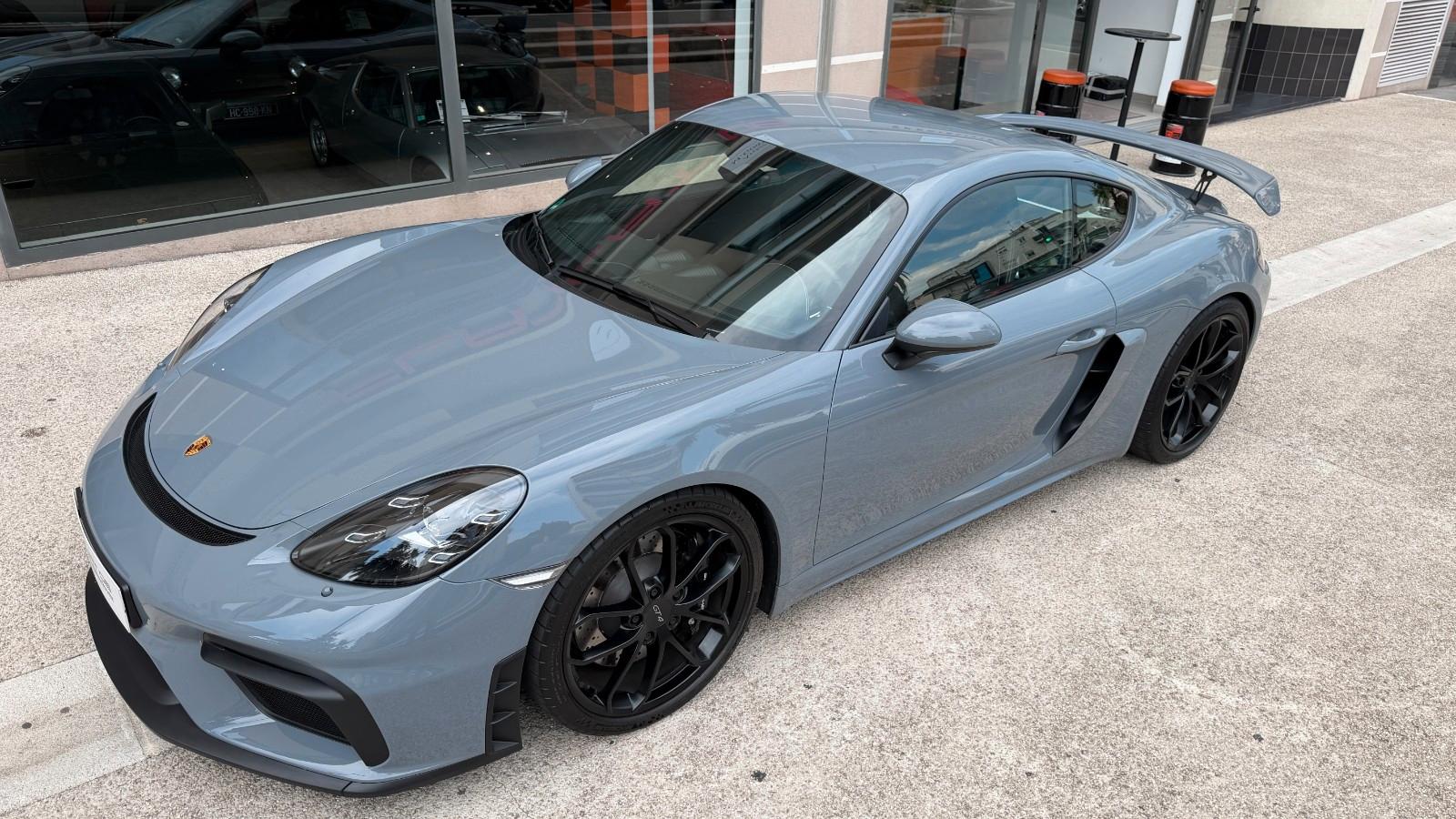 Porsche 718 Cayman GT4