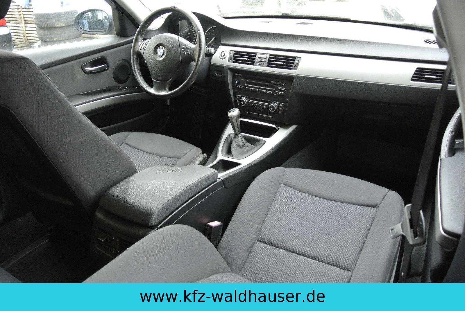 BMW 318 2008 — photo 20
