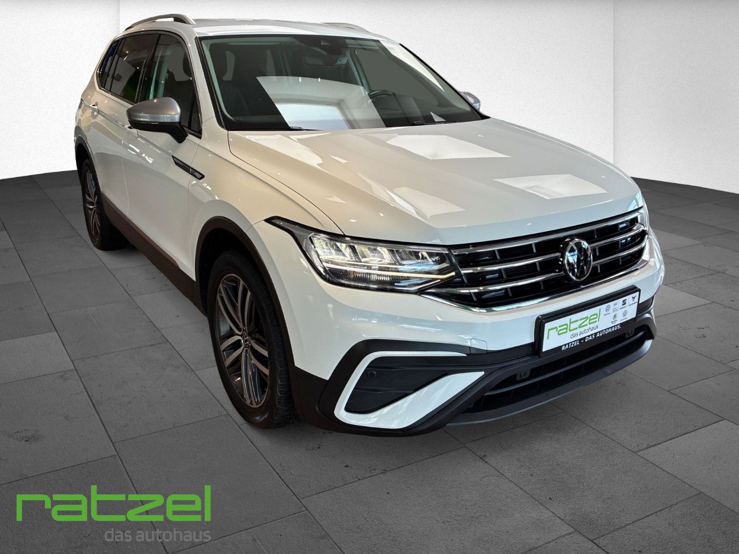Fahrzeugabbildung Volkswagen Tiguan Allspace 2.0 TDI DSG Life AHK+LED+ACC Dig