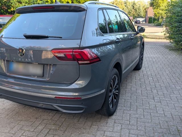 Fahrzeugabbildung Volkswagen Tiguan Life Active 1,5 l TSI DSG Active