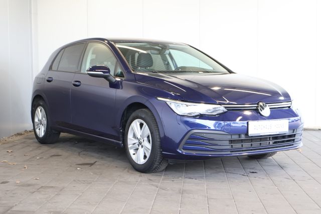 Volkswagen Golf VIII 2.0 TDI Life AID+ACC+LED+KAM+CARPLAY