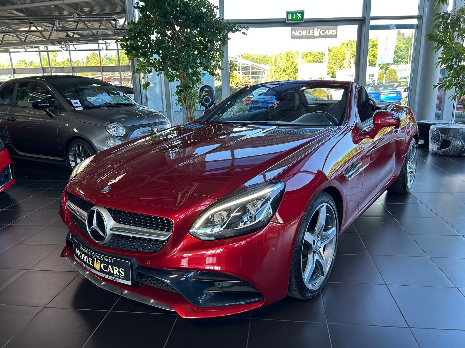 Fahrzeugabbildung Mercedes-Benz SLC 300 Roadster AMG Line KLIMA LED NAVI