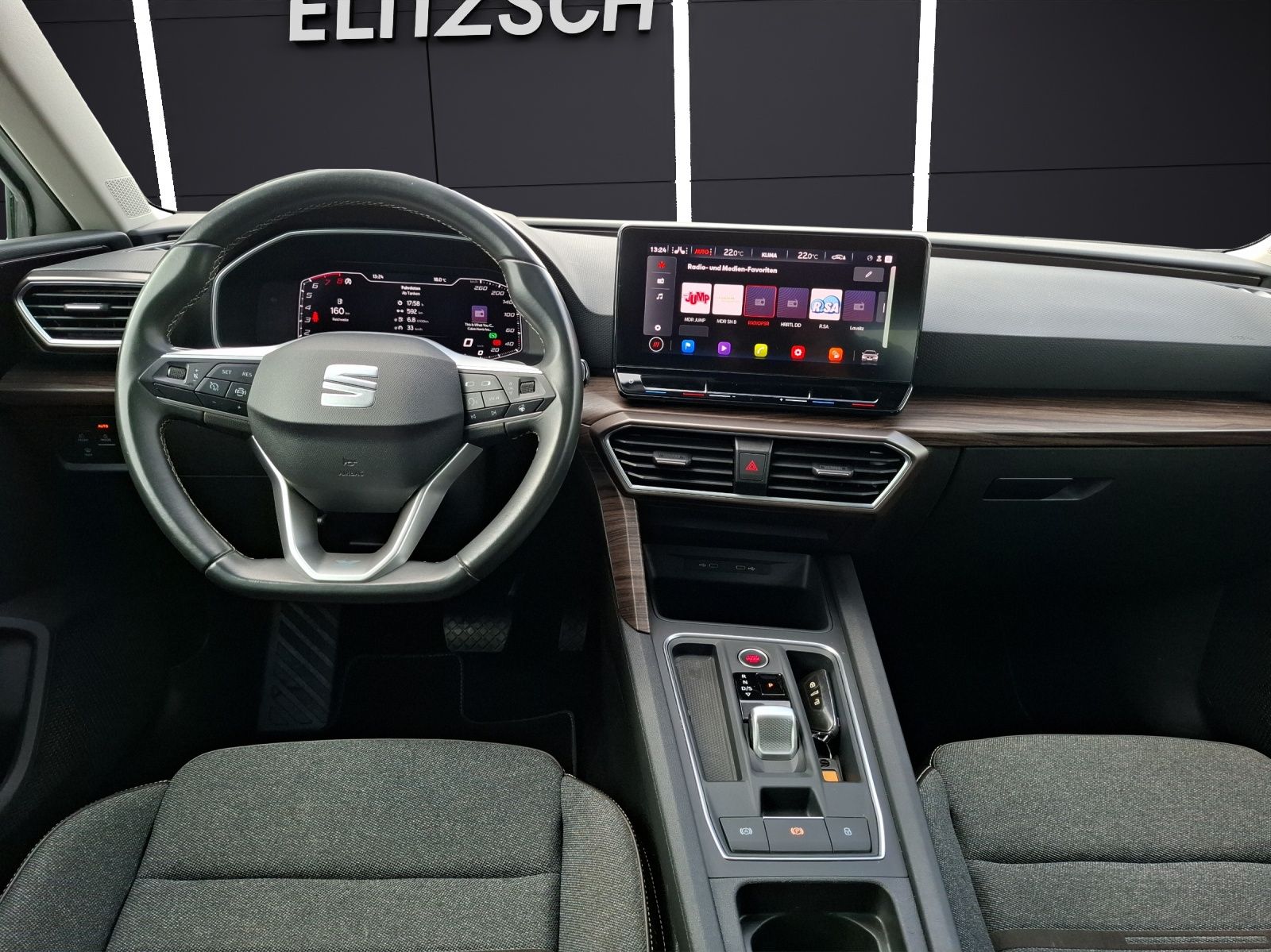 Fahrzeugabbildung SEAT Leon ST eTSI Xcellence DSG LED Navi GRA Park-Ass