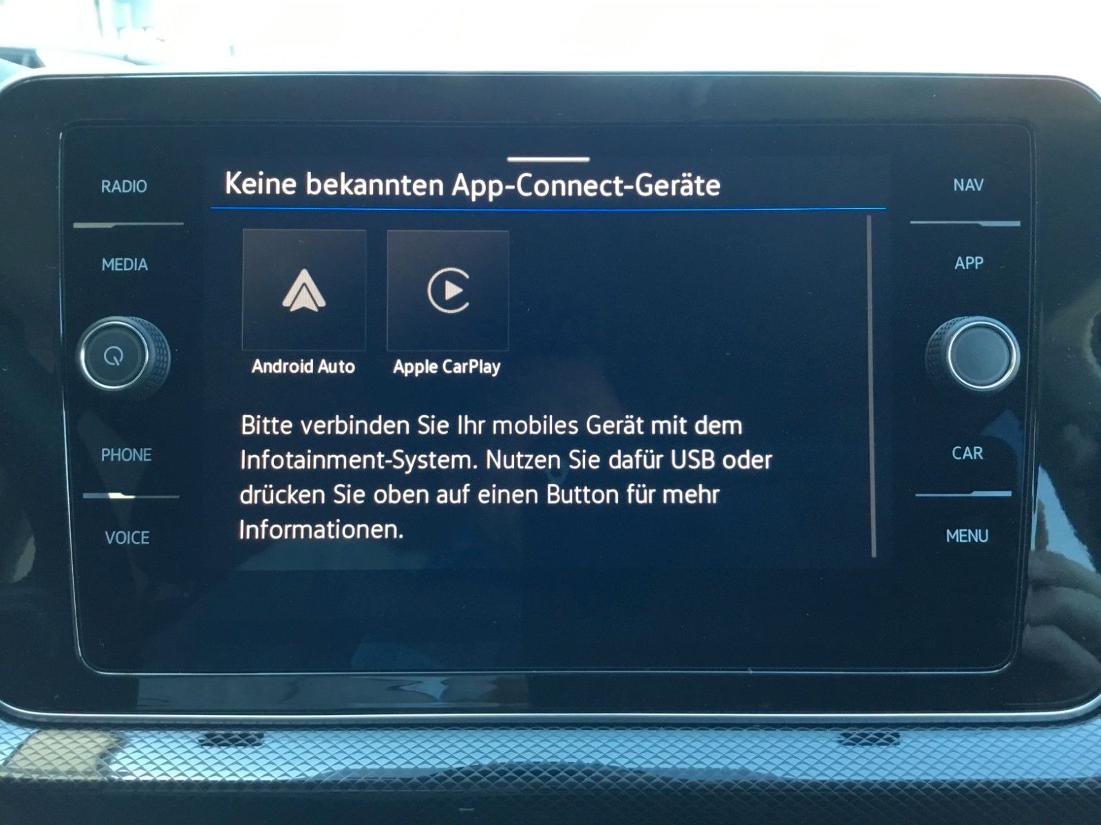 Fahrzeugabbildung Volkswagen T-Cross 1.5 TSI DSG GOAL+AHK+17"+ACC+Kamera