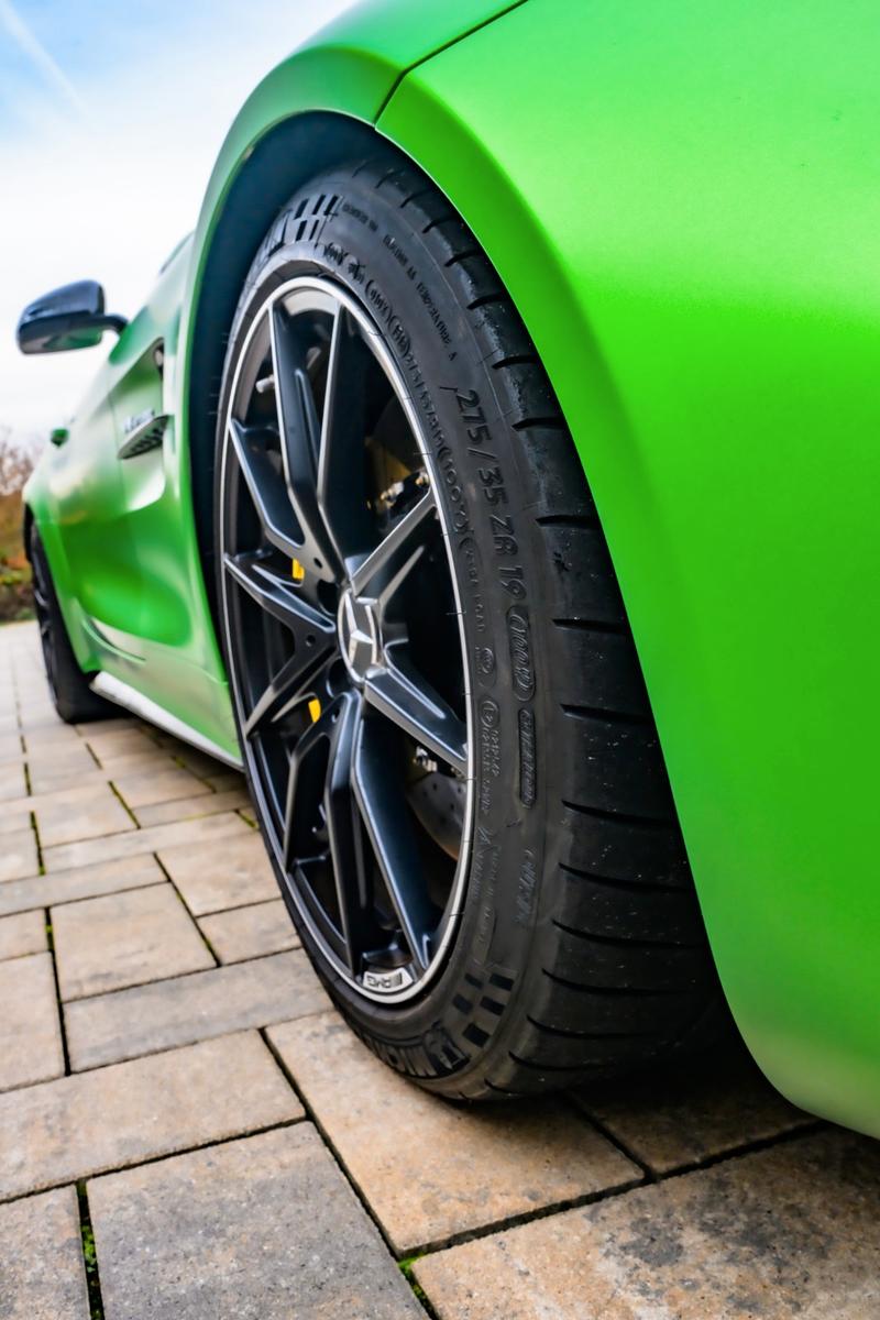 Mercedes-Benz AMG GT R