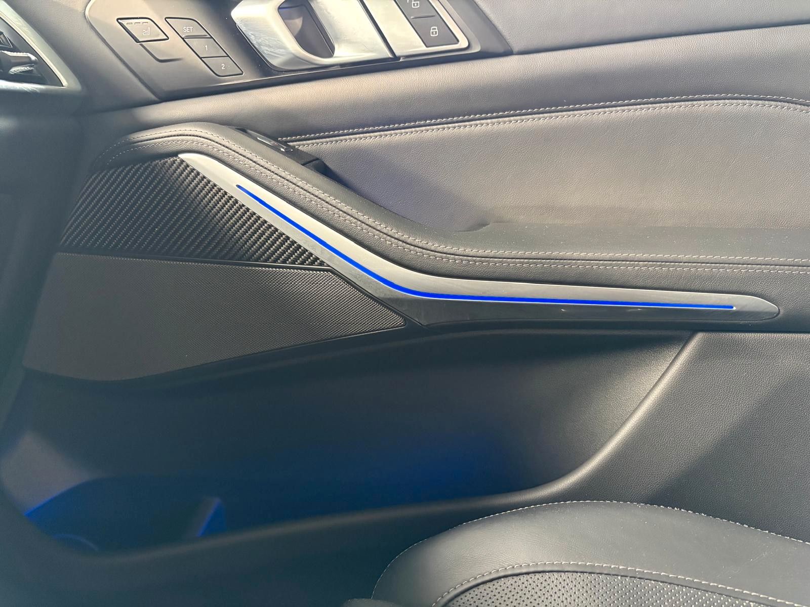 Fahrzeugabbildung BMW X7 xDrive 40 i M Sport/Voll/Skylounge, gestik