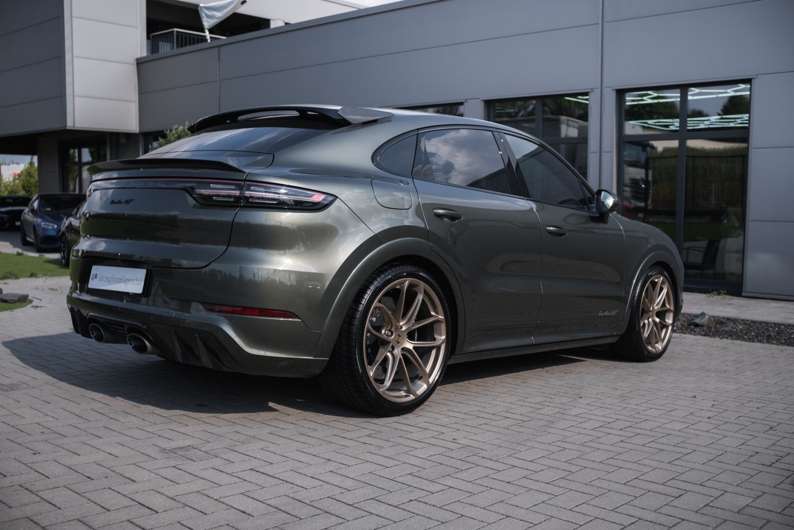 Fahrzeugabbildung Porsche Cayenne Coupe Turbo GT-Burmester-Keramik-1.Hand