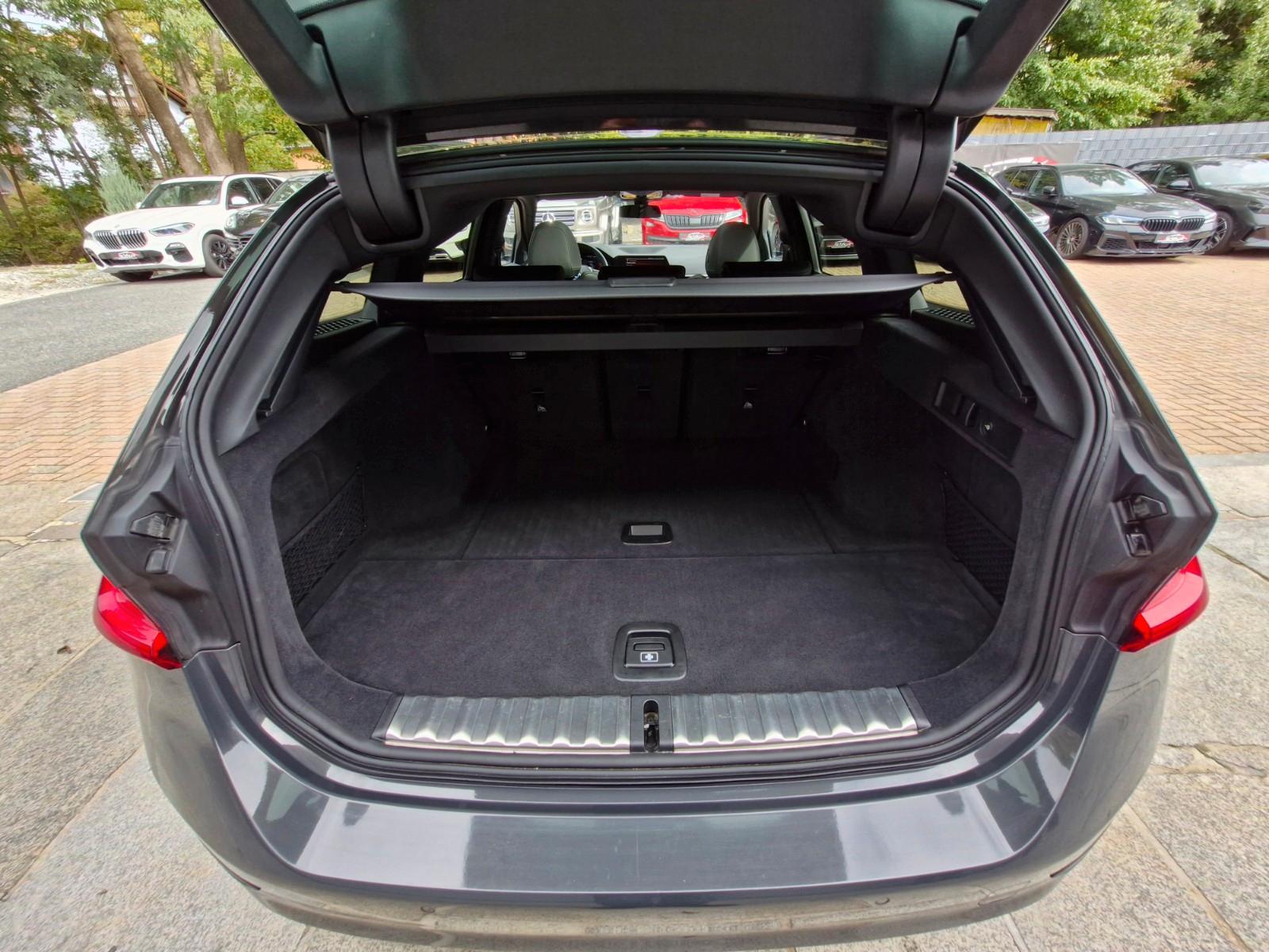 BMW 320d Touring  LED 2. Hand Sitzheiz Pano Laser
