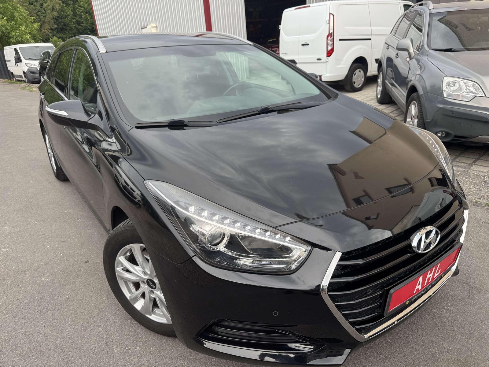 Hyundai i40 blue Trend/Kamera/Navi/Temp/SHZ/Klima/PDC/Al