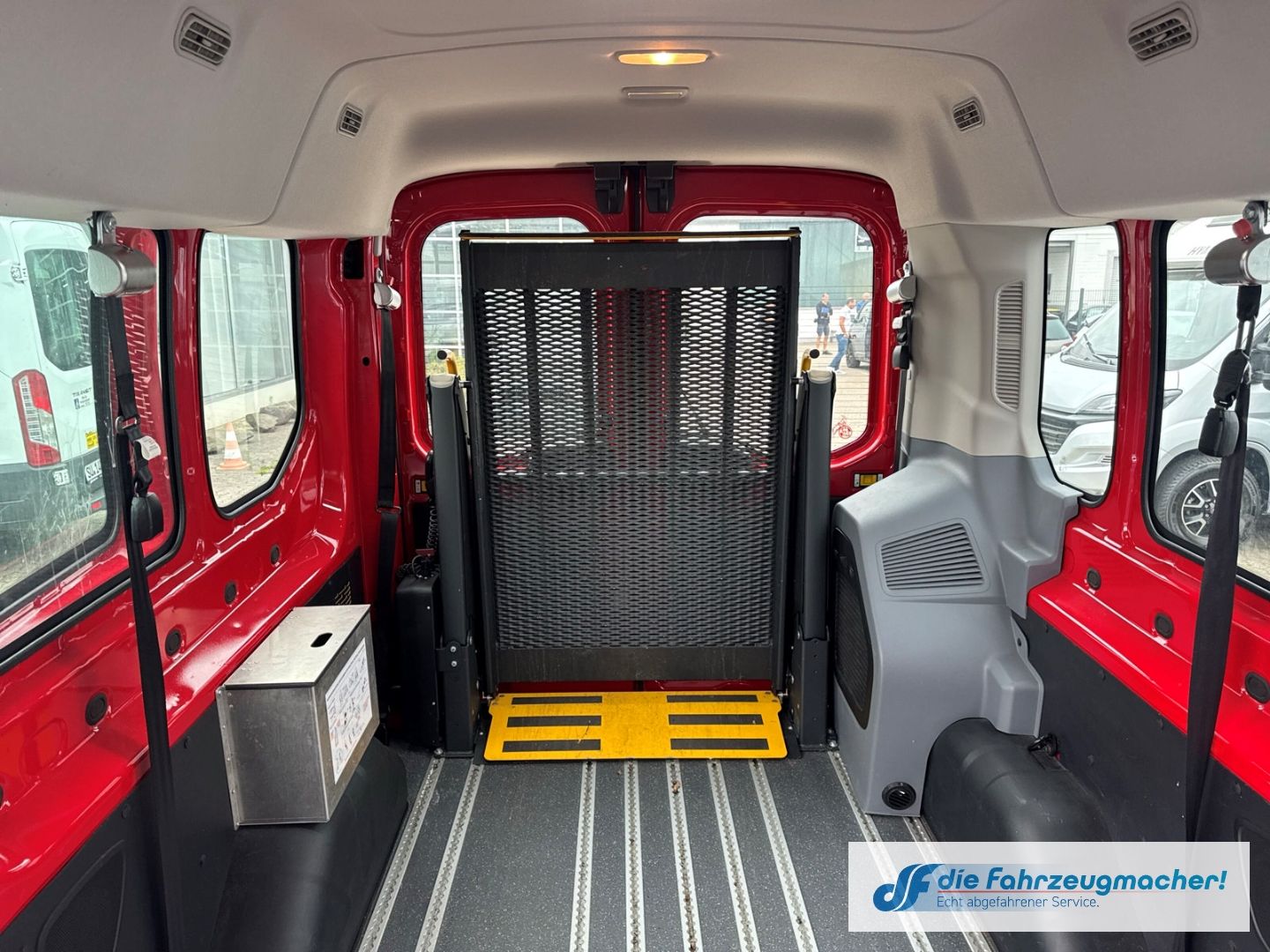 Fahrzeugabbildung Ford Transit 350 L3 Trend StandHZG *7436 *EXPORT
