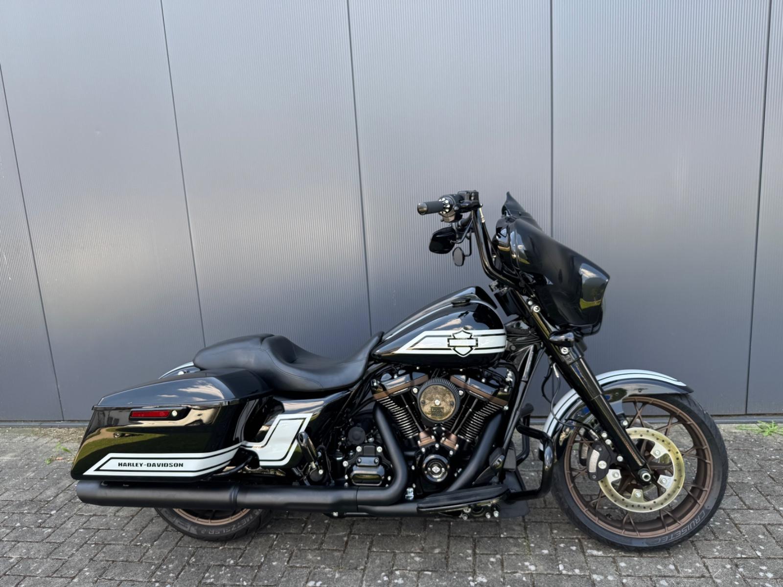 Harley-Davidson FLHXS Street Glide Special 114  ST-Style GTS ABS