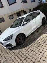 Ford Focus 2,3 EcoBoost ST Automatik Performance Pake - Ford Focus ST Performance Gebrauchtwagen