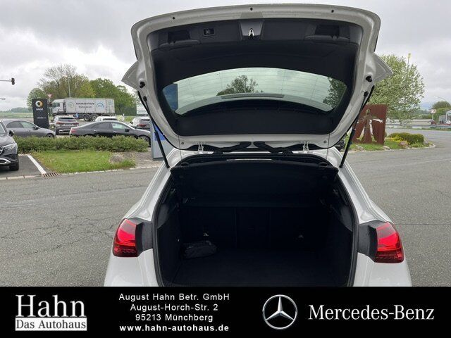 Fahrzeugabbildung Mercedes-Benz A 200 AMG/NIGHT/MULTIB./KAM./AHK/TOTW./AMBI/..