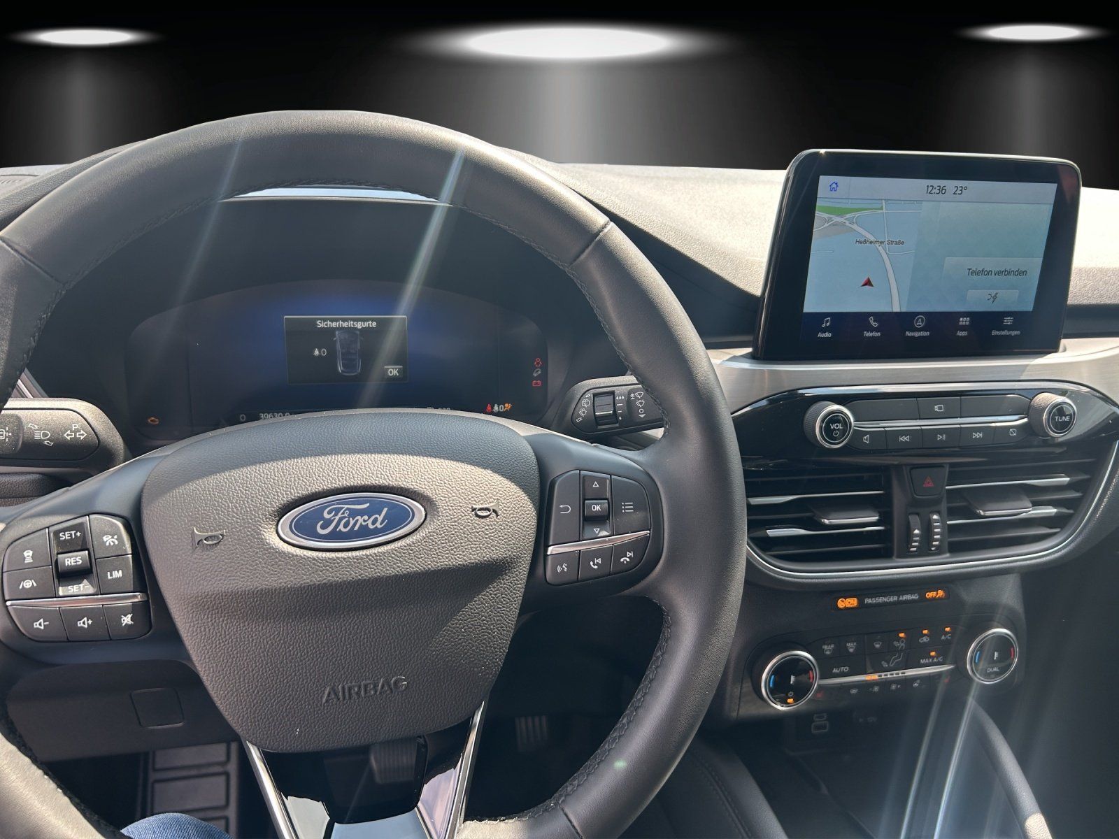 Fahrzeugabbildung Ford Kuga Titanium FHEV GJR Winter Pa NAVI PDC Kamera