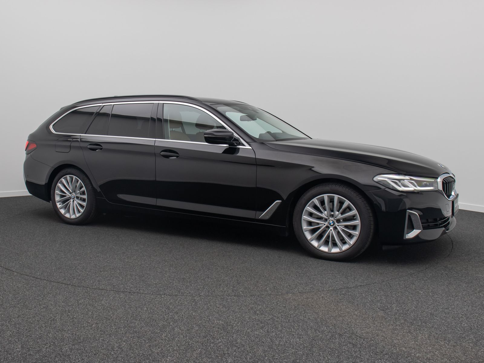 Fahrzeugabbildung BMW 520d xD Luxury Line Kamera DAB HUD Alarm Sport