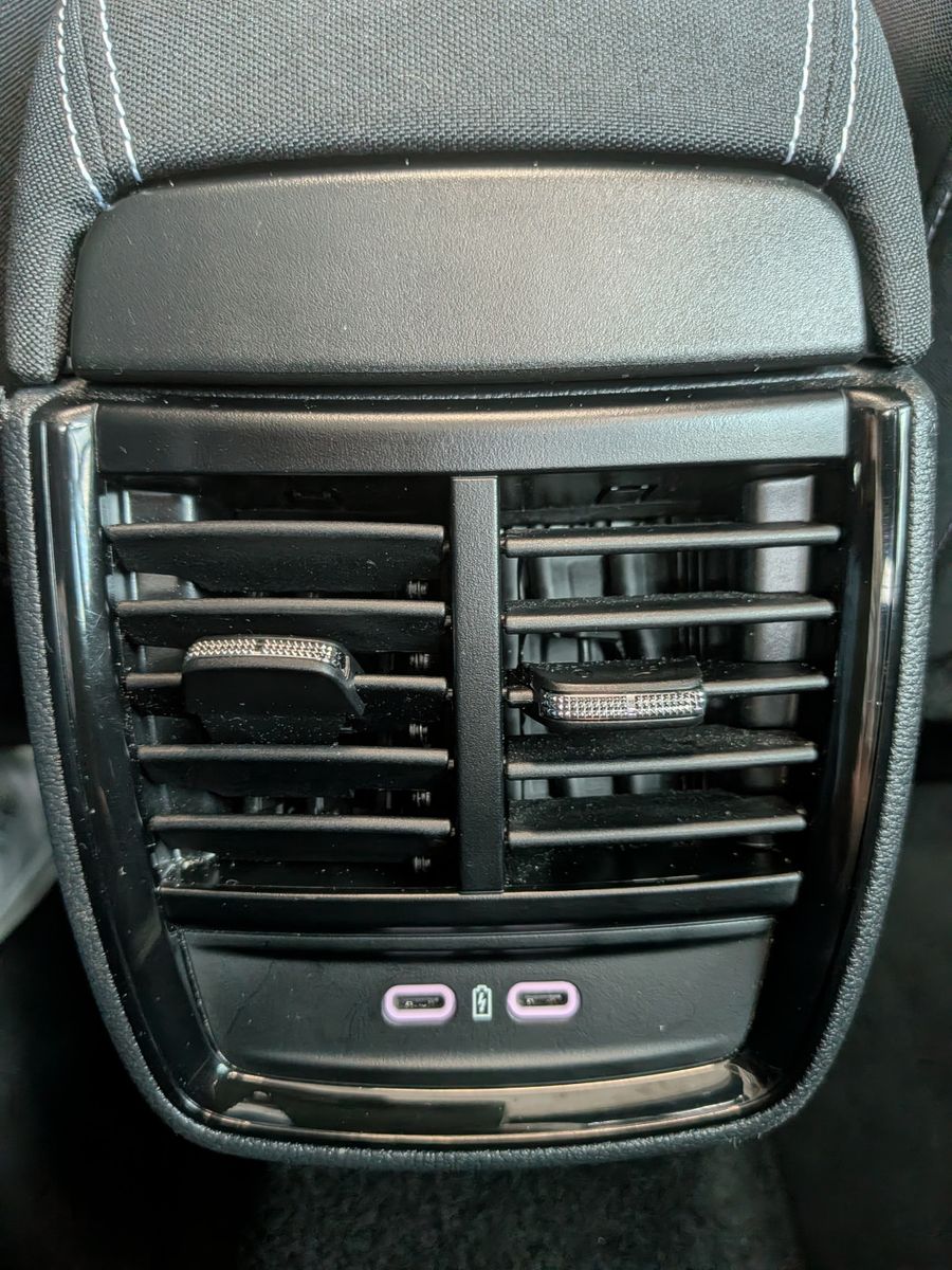 Fahrzeugabbildung SKODA Kamiq 1.5 TSI DSG Monte Carlo Pano Matrix 5J.GAR