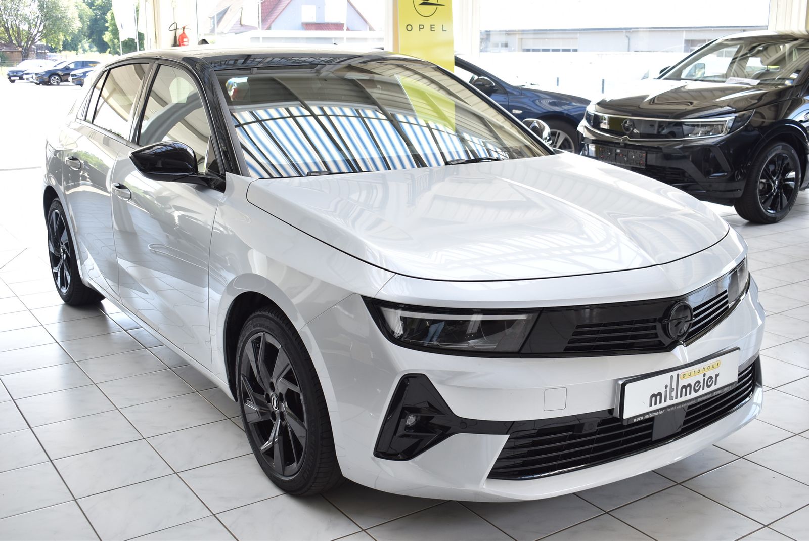 Opel Astra GS 1.6 PHEV ACC 360°RFK SHZ LHZ Alcantara imagem 3