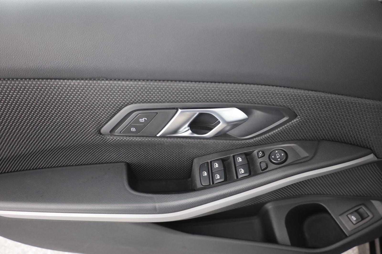 BMW 3 Series i Touring LED Navi ACC el. Heckklappe DAB, миниатюра 21