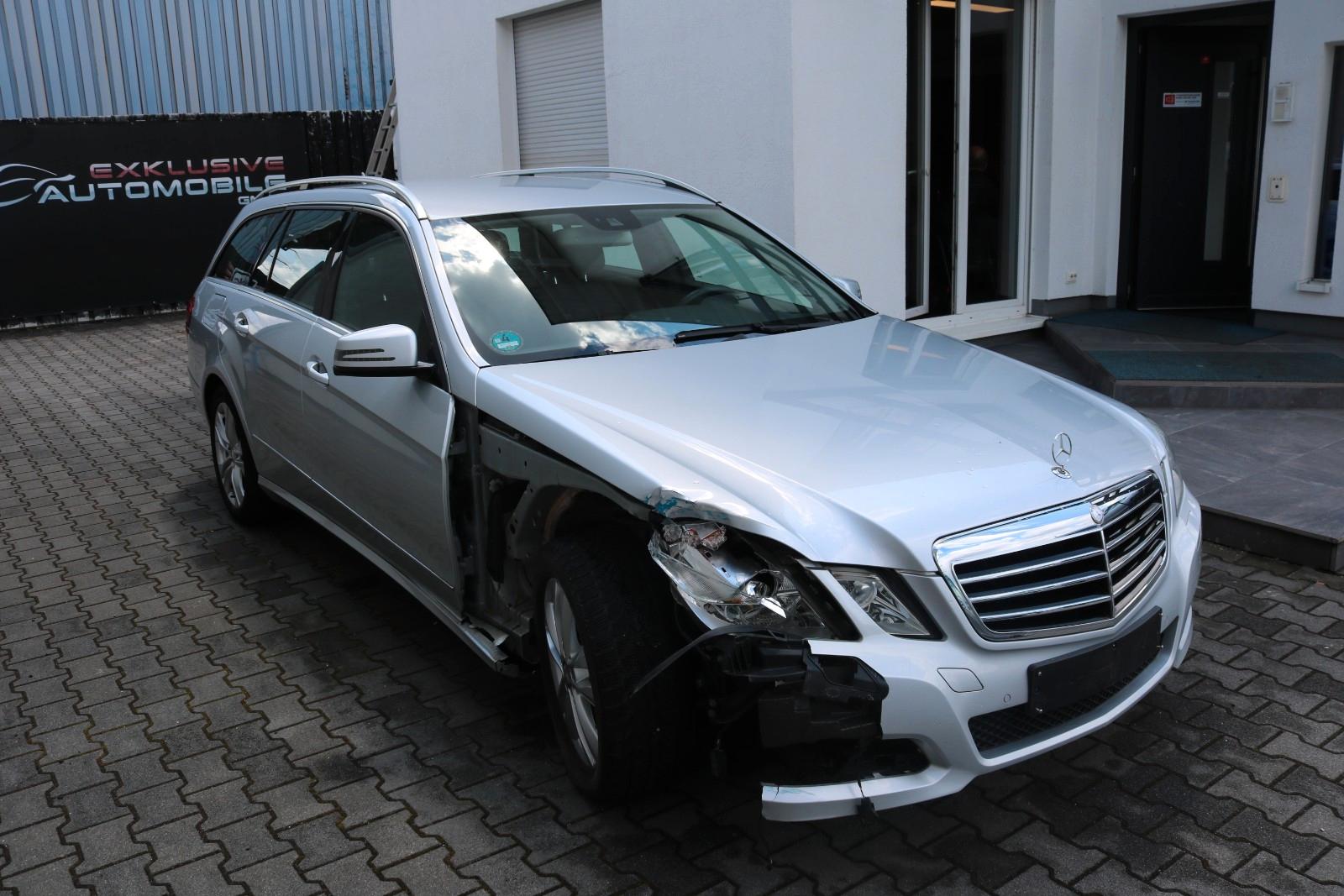 Mercedes-Benz E 200 CGI T AVANTGARDE ERST-70.000TKM NAVIGATION