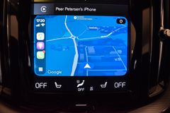 VOLVO XC60 D5 AWD~R Design~Leder~Business~I-safe~21"
