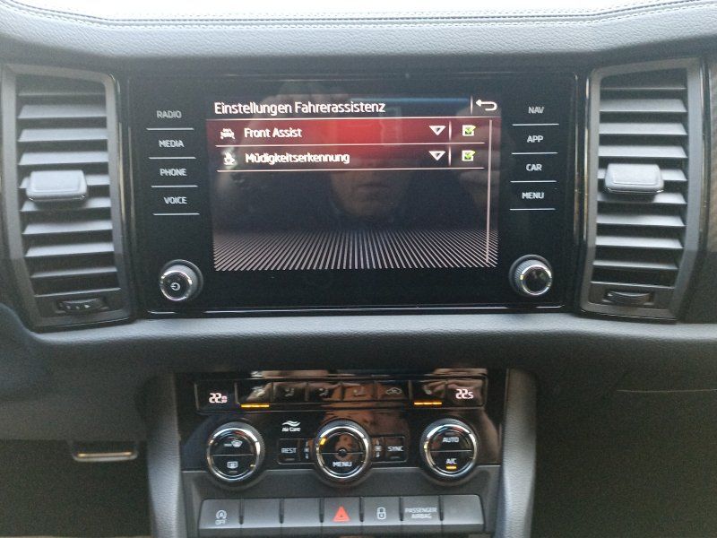 Fahrzeugansicht 13 Fahrzeugabbildung SKODA Kodiaq 2.0 TDI Sportline 4x4 DSG