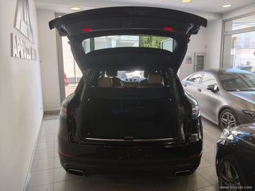 Porsche Cayenne - 7