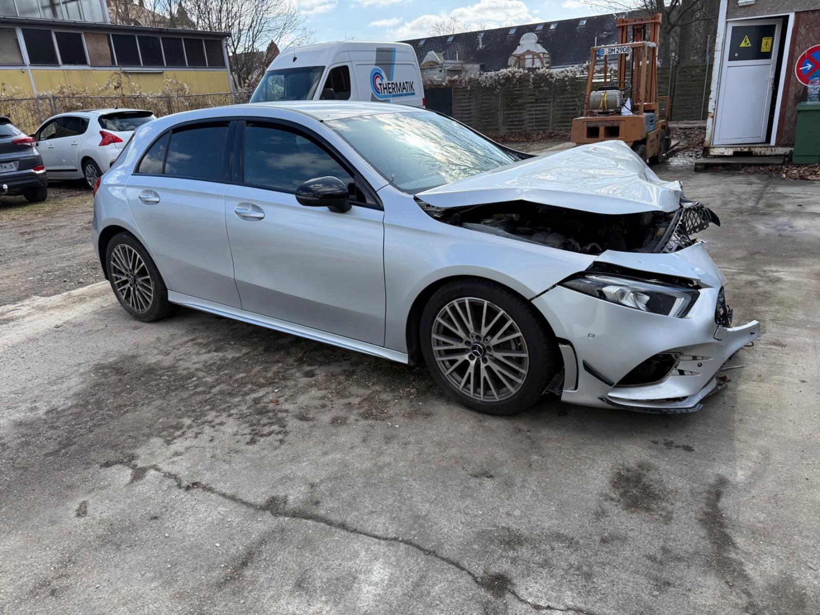 Mercedes-Benz A 180 d DCT 2.0d  AMG-LINE BURMEISTER