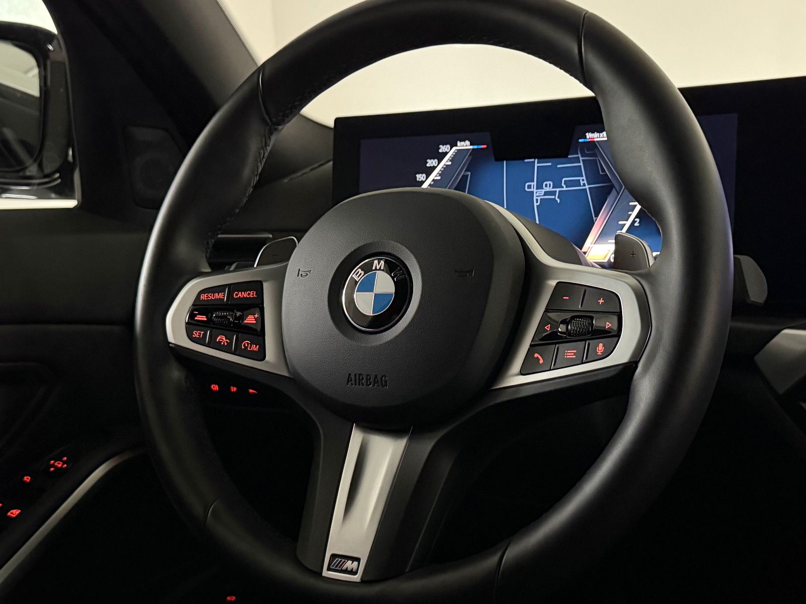 Fahrzeugabbildung BMW 330 i M SPORT/LED/DAB/KAMERA/ACC/CURVED DISPLAY