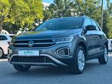 Volkswagen T-Roc Style / AHK / LEDER / NAVI / ACC/ 1. HAND