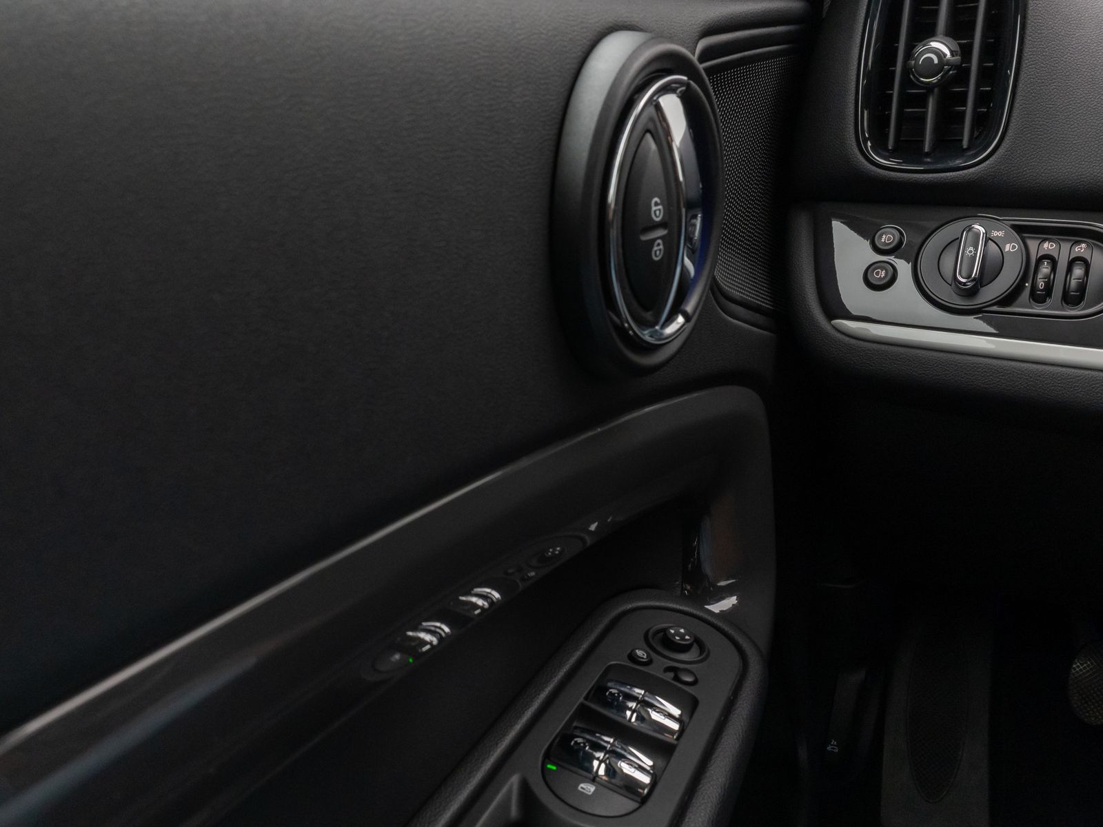 Fahrzeugabbildung MINI Countryman S (Cooper) Parkassist KomfortSport