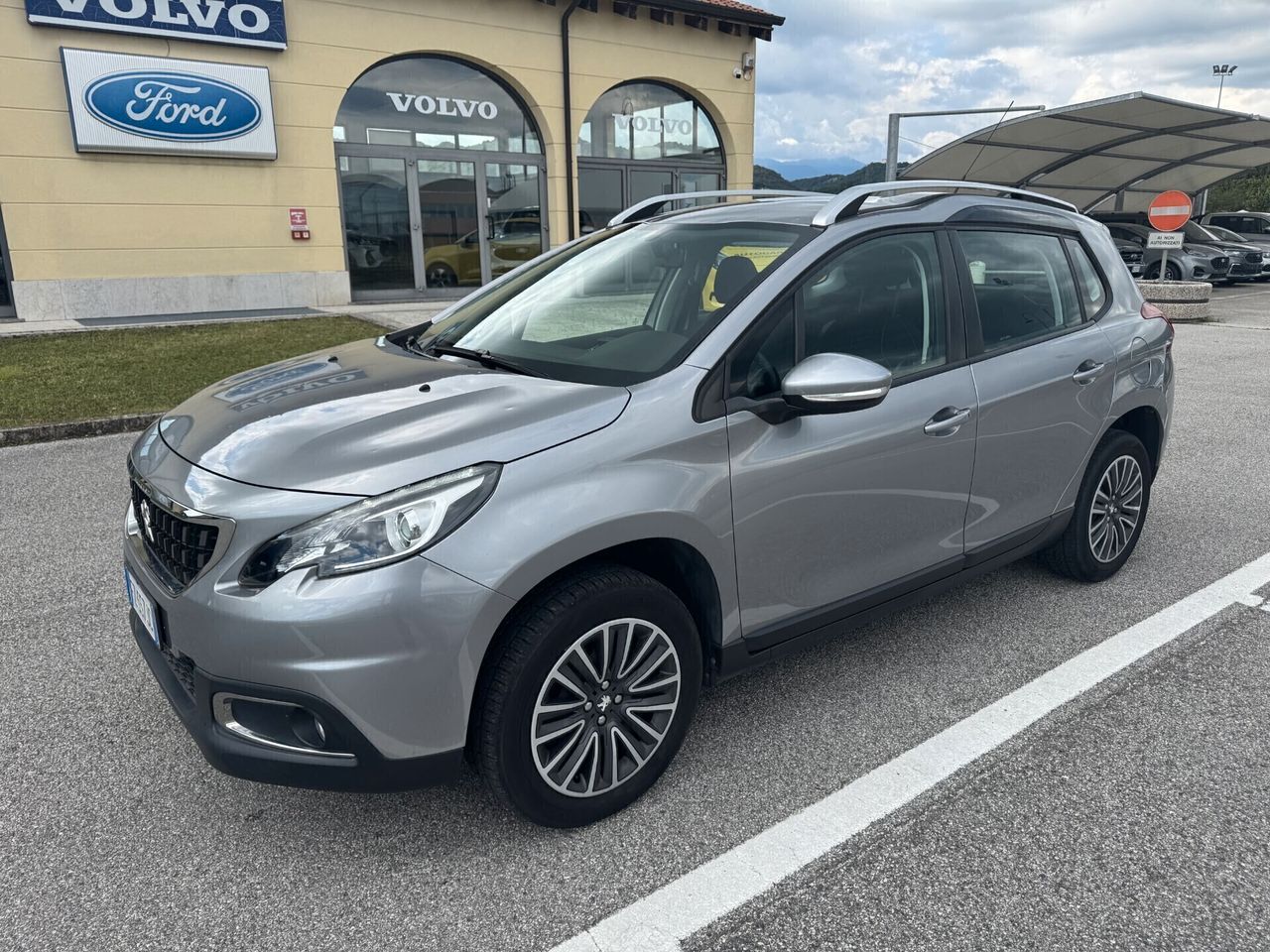 PEUGEOT 2008