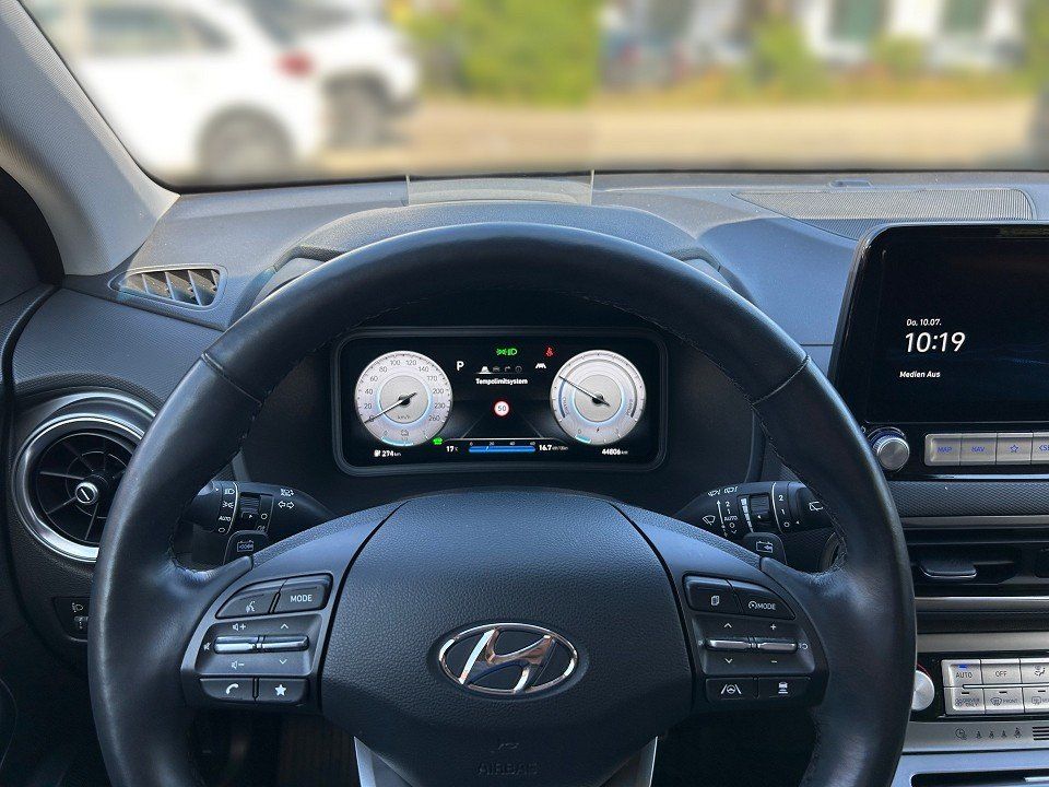 Fahrzeugabbildung Hyundai KONA EV 64kWh PRIME !VOLL! SCHIEBEDACH+LEDER+HUD