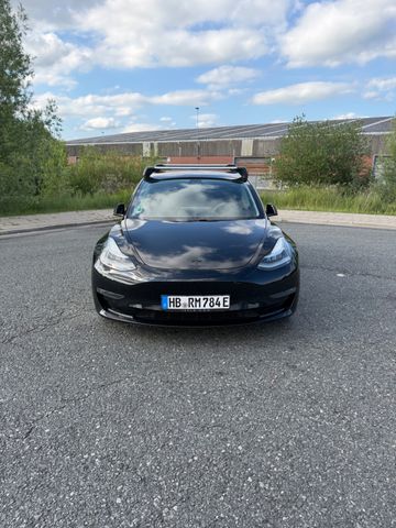TESLA Model 3 Allradantrieb mit Dualmotor Long Ran...