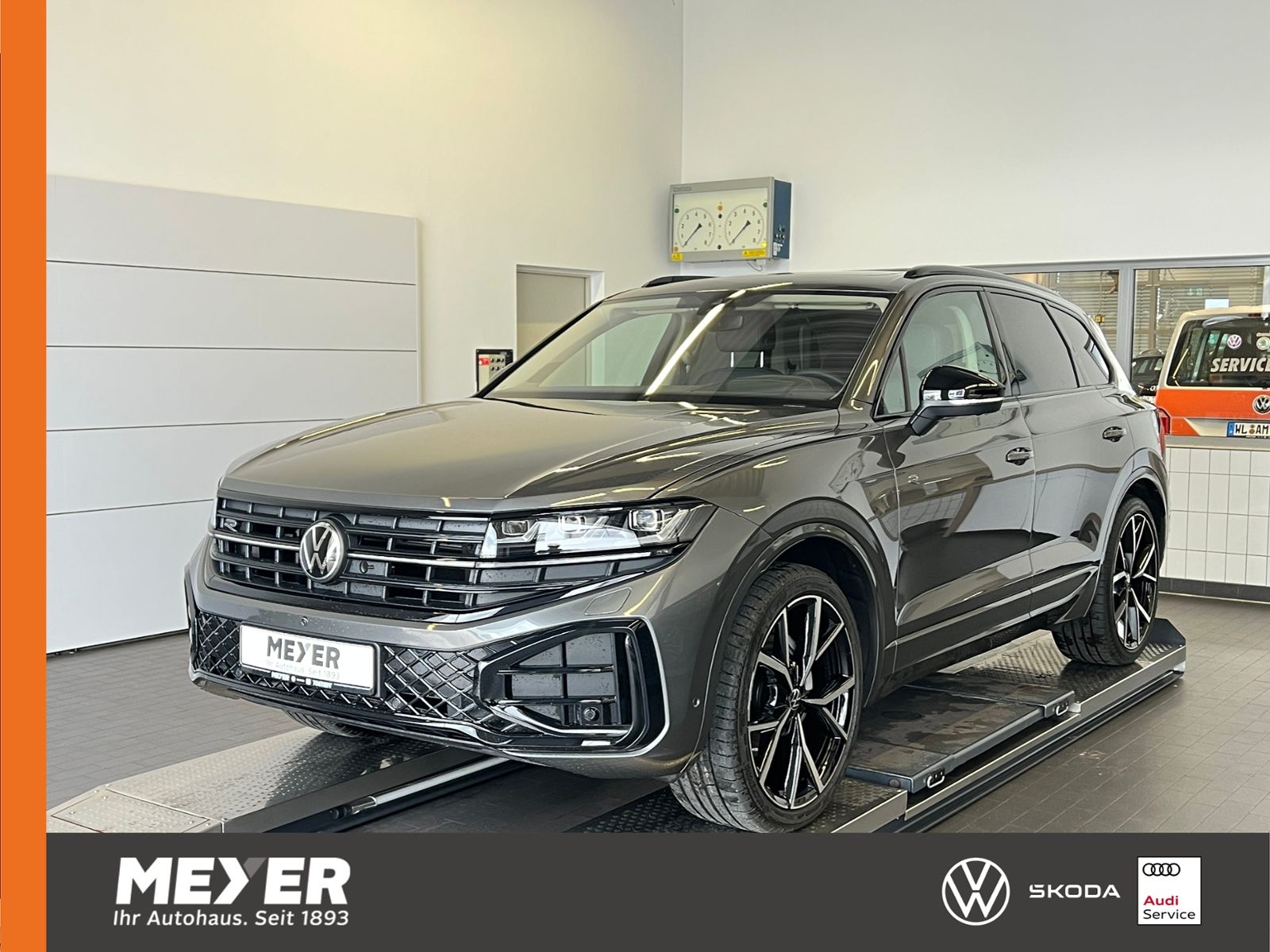 Fahrzeugabbildung Volkswagen Touareg R-Line 3.0 TDI 4MOTION *AHK, BlackStyle,