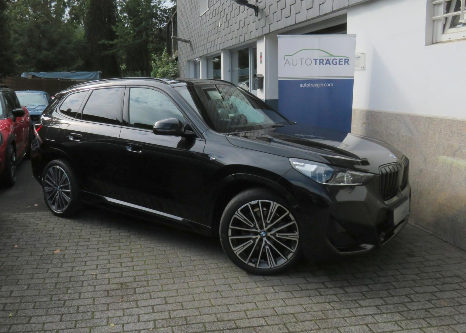 BMW X1 xDrive 23 i M Sport // Panu, HuD, 360°