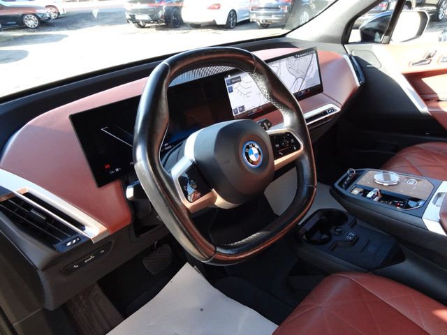 Fahrzeugabbildung BMW iX 40 xDrive Sport/1.Hd/SkyLounge/Laser/Ha/Ka