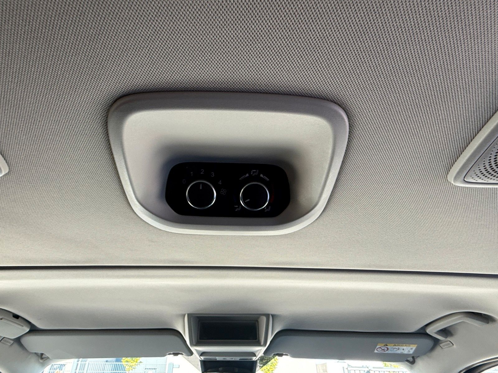 Fahrzeugabbildung Ford Transit/Tourneo Custom Kombi 320 L2 Tourneo Tita