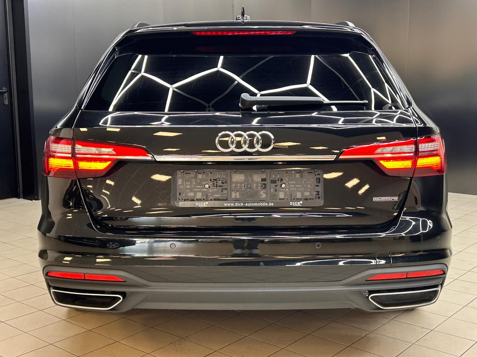 Fahrzeugabbildung Audi A4 45 TDI Quatt Tipt Sport LEDER+SHZ+NAV+LED+ACC