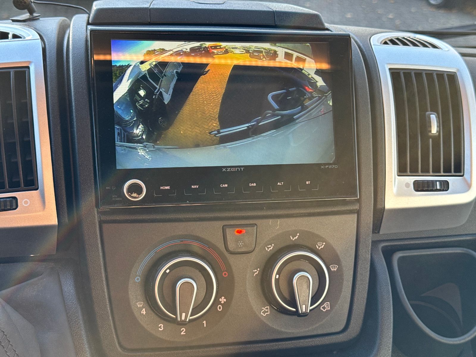 Fahrzeugabbildung Bürstner Campeo Black Forest C 600 AUFSTELLDACH SHZ NAVI+