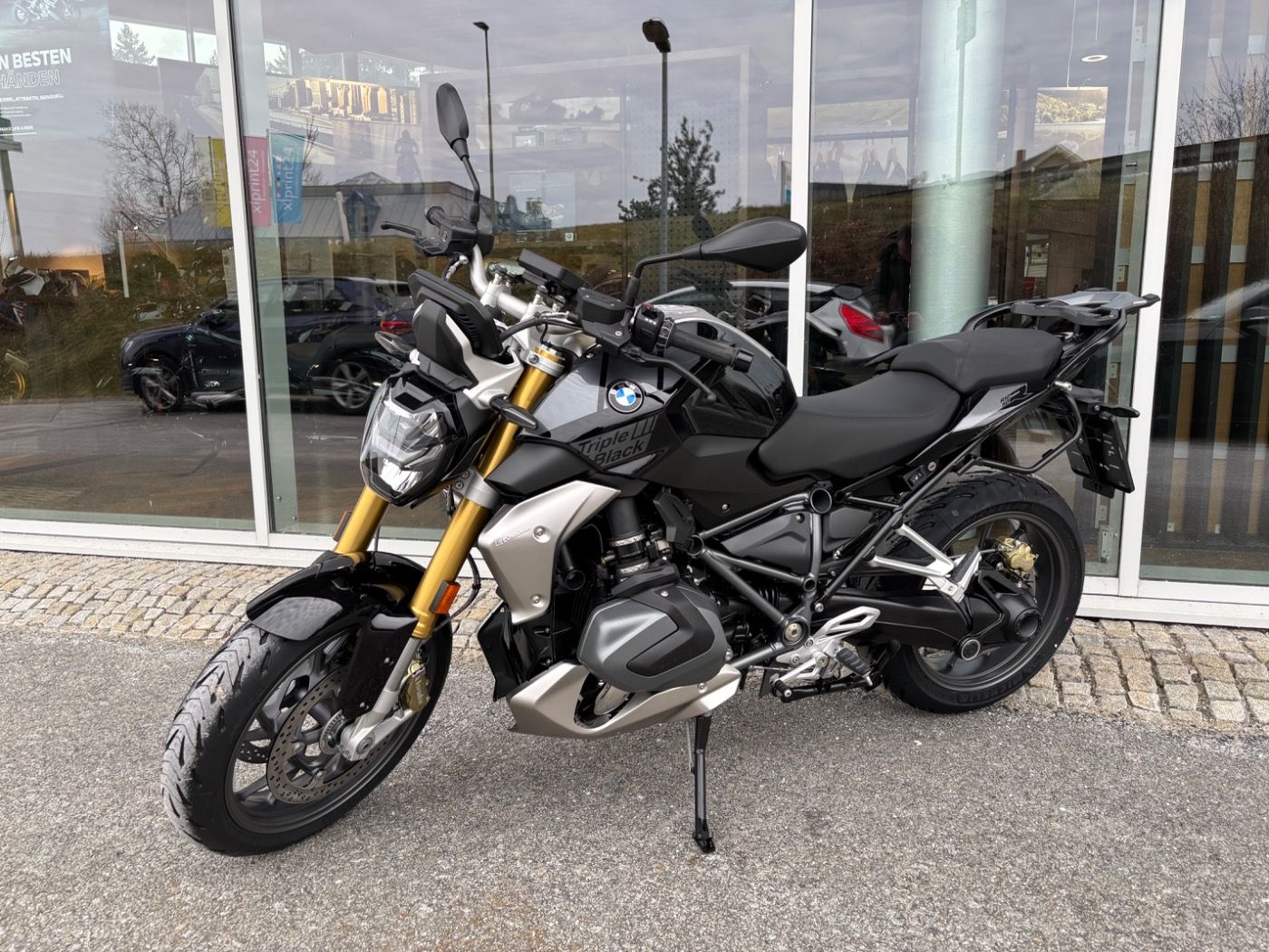 Fahrzeugabbildung BMW R 1250 R Triple Black 3 Pakete